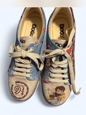 DOGO Women's Harry Potter Platform 9 3/4 Casual Shoes in vegan wizard